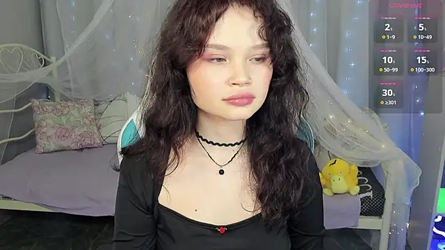 Snapshot of EmilyChaves chatting on April 9, 2026, 6:19 am EmilyChaves online show from April 9, 2026, 6:19 am