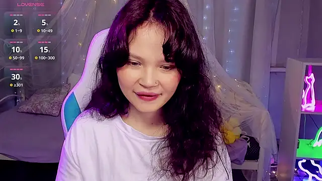 Snapshot of EmilyChaves chatting on April 16, 2026, 6:14 am EmilyChaves online show from April 16, 2026, 6:14 am