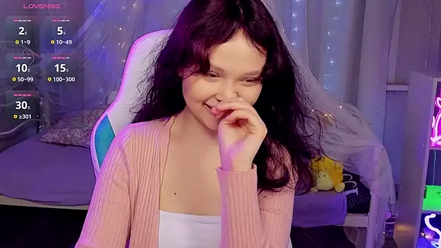 Snapshot of EmilyChaves chatting on April 15, 2026, 7:36 am EmilyChaves online show from April 15, 2026, 7:36 am