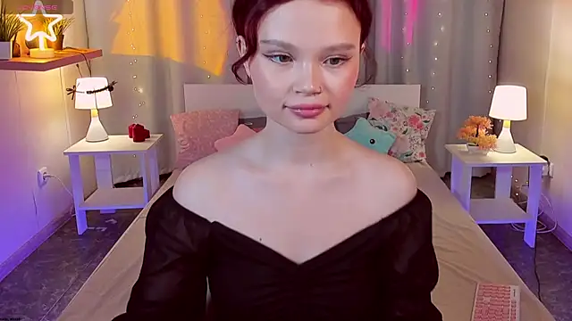 Snapshot of EmilyChaves chatting on July 15, 2026, 10:55 am EmilyChaves online show from July 15, 2026, 10:55 am