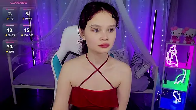 Snapshot of EmilyChaves chatting on May 13, 2026, 7:48 am EmilyChaves online show from May 13, 2026, 7:48 am