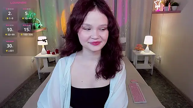Snapshot of EmilyChaves chatting on June 2, 2026, 6:57 am EmilyChaves online show from June 2, 2026, 6:57 am