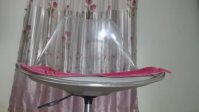 Snapshot of Elisa24 chatting on November 13, 2025, 10:24 pm Elisa24 online show from November 13, 2025, 10:24 pm