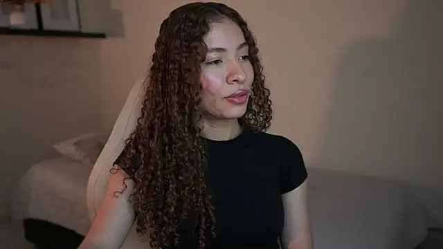 isabella-garcia- online show from February 10, 2026, 1:48 am