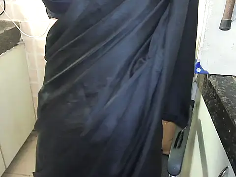 Snapshot of lovepihuu chatting on October 24, 2025, 4:44 am lovepihuu online show from October 24, 2025, 4:44 am