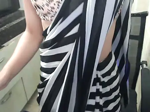 Snapshot of lovepihuu chatting on September 9, 2025, 5:28 am lovepihuu online show from September 9, 2025, 5:28 am