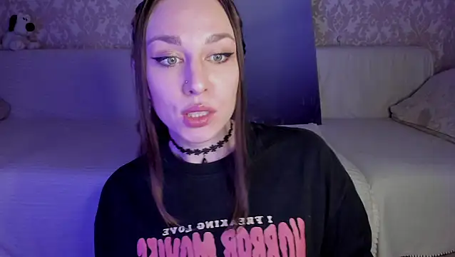 Snapshot of Lil_Foxy9 chatting on October 10, 2025, 4:08 pm Lil Foxy9 online show from October 10, 2025, 4:08 pm