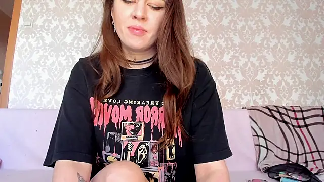 Snapshot of Lil_Foxy9 chatting on October 25, 2025, 4:00 am Lil Foxy9 online show from October 25, 2025, 4:00 am