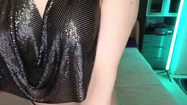 Snapshot of Lila_West chatting on February 7, 2026, 4:37 pm Lila West online show from February 7, 2026, 4:37 pm