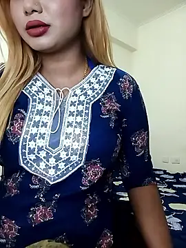 alexa cam44 online show from April 11, 2026, 7:39 pm