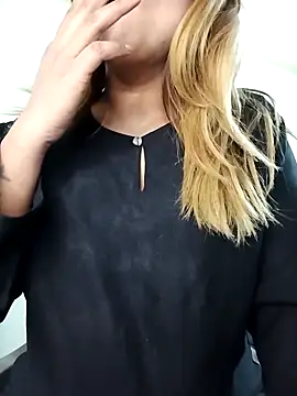 Snapshot of alexa_cam44 chatting on December 16, 2025, 8:57 pm alexa cam44 online show from December 16, 2025, 8:57 pm