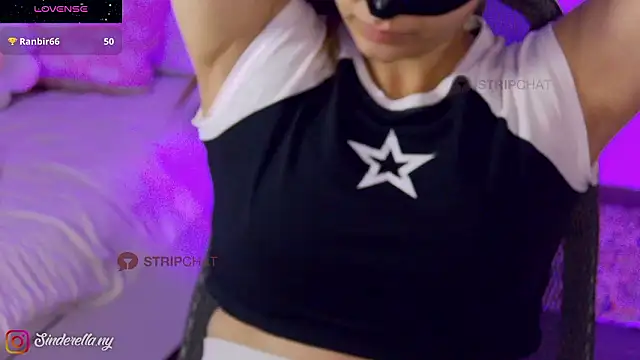 Snapshot of i-scream chatting on February 17, 2026, 2:20 am i-scream online show from February 17, 2026, 2:20 am