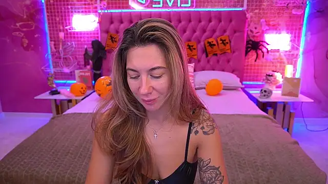 Snapshot of KateShanny chatting on November 1, 2025, 7:13 am KateShanny online show from November 1, 2025, 7:13 am