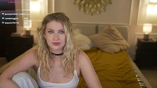 Scarlett Sweet054 online show from March 30, 2026, 8:32 pm