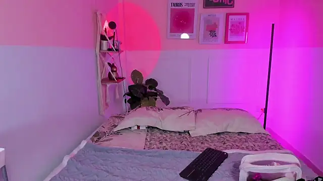 Camila Rivers online show from October 23, 2025, 12:04 pm