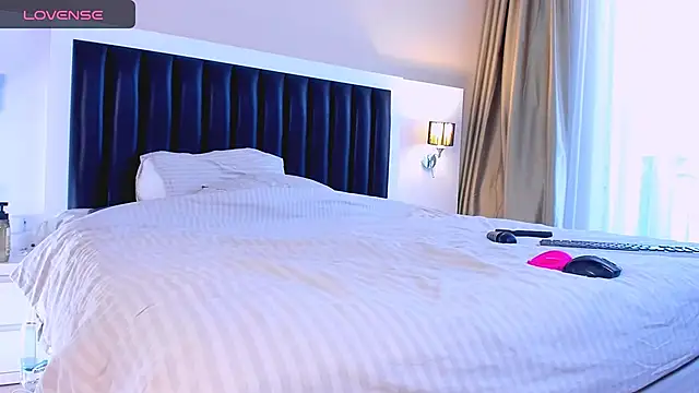 marrenaa online show from November 29, 2025, 7:08 am