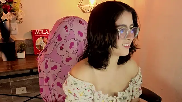 LiLLiAnderson online show from November 11, 2025, 11:49 am