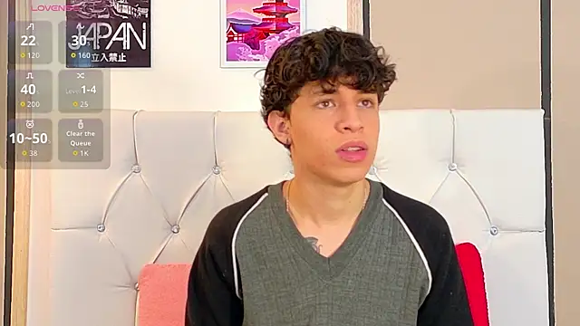 Axel  Evans online show from November 15, 2025, 12:09 pm