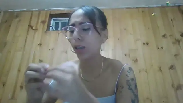 Snapshot of Roselingalvis13 chatting on October 27, 2025, 2:45 am Roselingalvis13 online show from October 27, 2025, 2:45 am