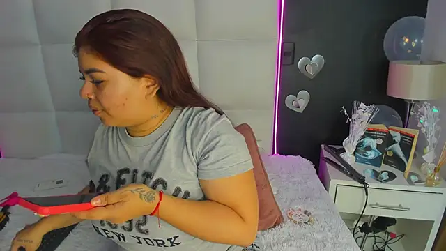 Snapshot of Gigi_duran chatting on May 6, 2026, 1:15 pm Gigi duran online show from May 6, 2026, 1:15 pm