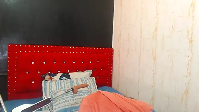 Snapshot of MiaKimky chatting on November 15, 2025, 4:49 am MiaKimky online show from November 15, 2025, 4:49 am