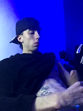 Snapshot of redmen69 chatting on October 8, 2025, 11:01 am redmen69 online show from October 8, 2025, 11:01 am