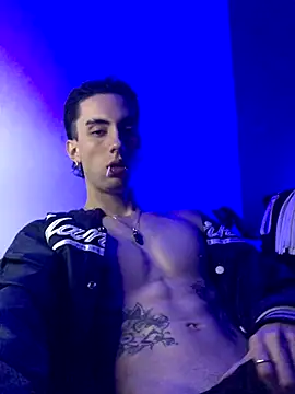 Snapshot of redmen69 chatting on September 29, 2025, 2:07 am redmen69 online show from September 29, 2025, 2:07 am