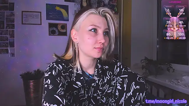 Snapshot of Nicole_matt chatting on December 14, 2025, 9:09 pm Nicole matt online show from December 14, 2025, 9:09 pm