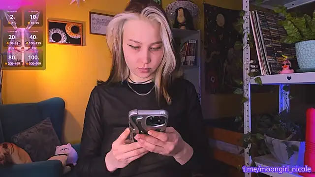 Snapshot of Nicole_matt chatting on November 23, 2025, 8:19 pm Nicole matt online show from November 23, 2025, 8:19 pm