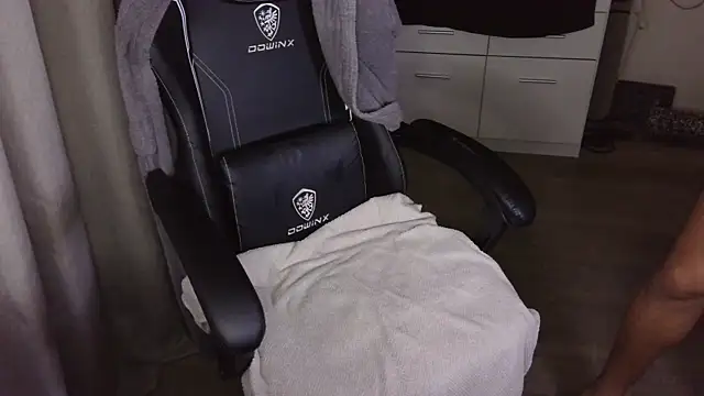 Milo9210 online show from November 22, 2025, 9:46 pm