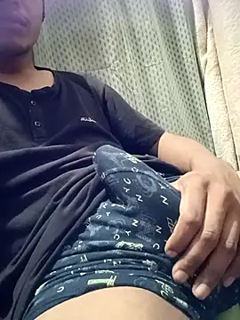 Snapshot of zebba12 chatting on October 22, 2025, 5:56 pm zebba12 online show from October 22, 2025, 5:56 pm