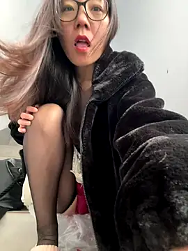 Snapshot of xinmeng-000 chatting on December 21, 2025, 6:26 am xinmeng-000 online show from December 21, 2025, 6:26 am