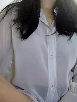 Maria2299 online show from April 18, 2026, 10:32 pm