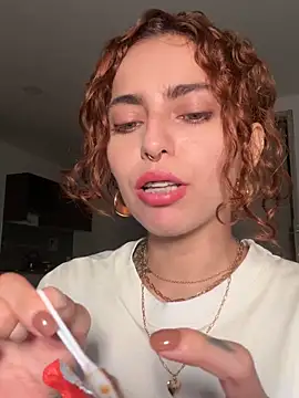 imhelena online show from January 6, 2026, 11:53 pm