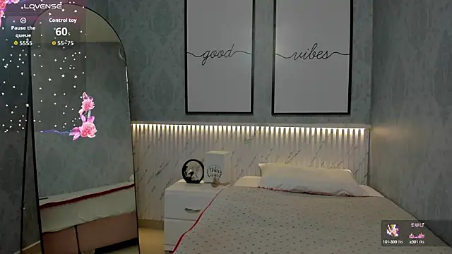 Snapshot of Ximenahott_ chatting on September 20, 2025, 10:09 am Ximenahott online show from September 20, 2025, 10:09 am