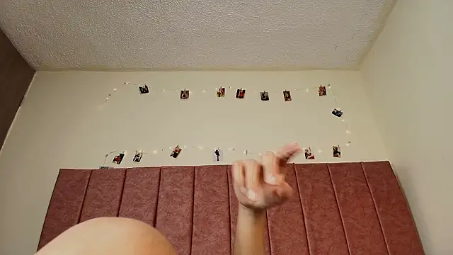 Barbiie 98 online show from January 16, 2026, 12:20 pm