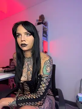 aleksanoir online show from June 4, 2026, 7:51 pm