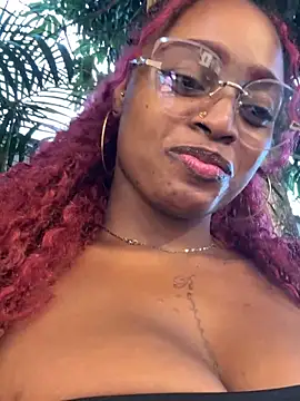 Snapshot of darle_volant chatting on November 27, 2025, 10:21 pm darle volant online show from November 27, 2025, 10:21 pm