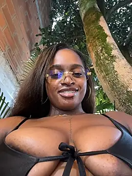 Snapshot of darle_volant chatting on February 25, 2026, 10:53 pm darle volant online show from February 25, 2026, 10:53 pm