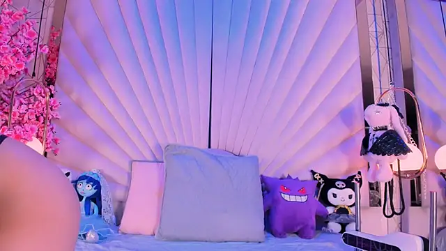 VesperVelvet online show from April 10, 2026, 5:25 am