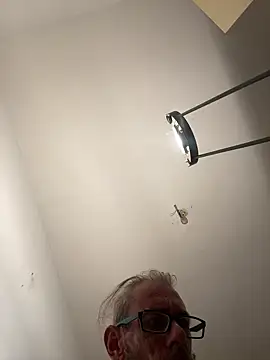 crisfootlicker online show from July 30, 2026, 7:46 pm