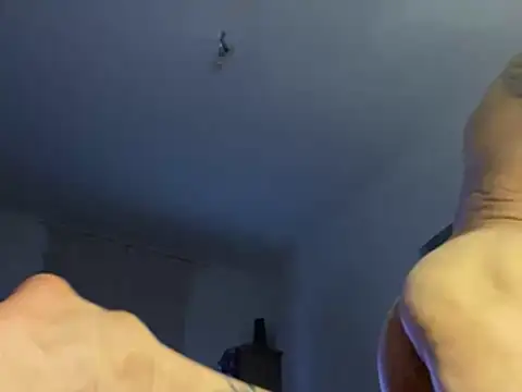 crisfootlicker online show from June 22, 2026, 3:58 am