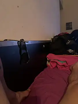 crisfootlicker online show from July 5, 2026, 4:30 am