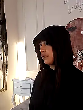 Snapshot of Kaylachannell chatting on October 24, 2025, 4:11 am Kaylachannell online show from October 24, 2025, 4:11 am