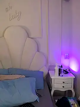 Snapshot of Kaylachannell chatting on June 6, 2026, 3:45 am Kaylachannell online show from June 6, 2026, 3:45 am