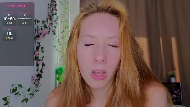 Snapshot of Candy_Flosse chatting on September 30, 2025, 10:10 am Candy Flosse online show from September 30, 2025, 10:10 am