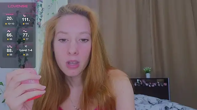 Snapshot of Candy_Flosse chatting on September 19, 2025, 8:40 am Candy Flosse online show from September 19, 2025, 8:40 am