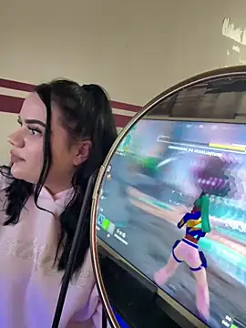 Snapshot of Shellybttn chatting on September 13, 2025, 2:00 am Shellybttn online show from September 13, 2025, 2:00 am