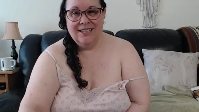 Snapshot of Juicy_Julie469 chatting on April 19, 2026, 3:57 pm Juicy Julie469 online show from April 19, 2026, 3:57 pm