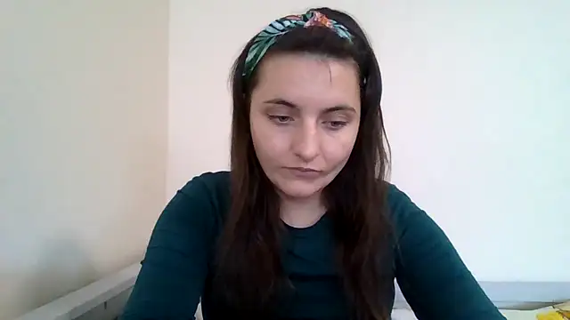 DInaraXRose online show from November 6, 2025, 11:14 am